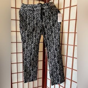 " Candies " Woman's Marilyn Fit pants black Suze : 3 mid rise  ankle NWT